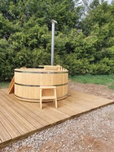 Wybor Idealnej Podstawy Do Jacuzzi Drewnianego Z Hydromasazem Podstawa Relaksu 2